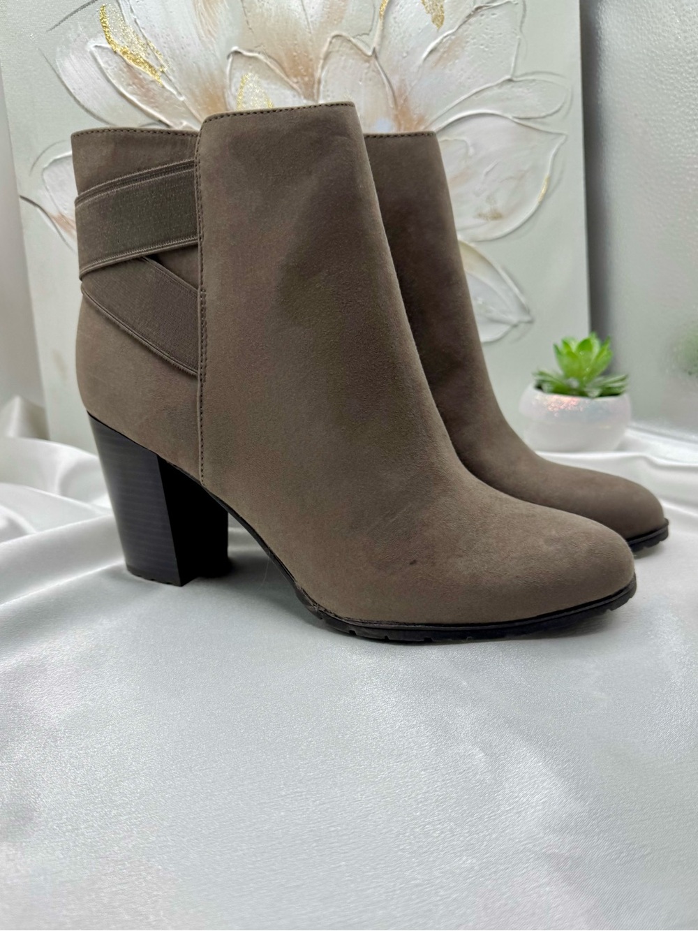 Brand New Women's Candyce Heeled Boots A new Day Size 10